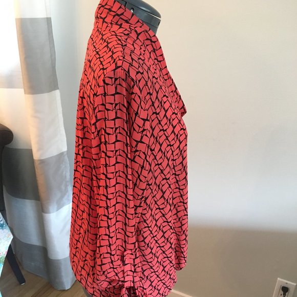 Pleione  - Surplice Roll Sleeve High/Low Blouse - Picture 3 of 9